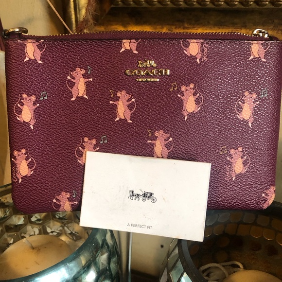 Adorable Authentic Coach Wallet w Little Dancing Mice! Perfect condition. - Picture 3 of 8